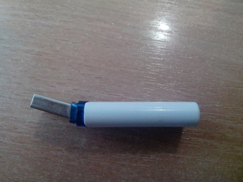 Немного пострадавшая во время установки Linux USB загрузочная флешка